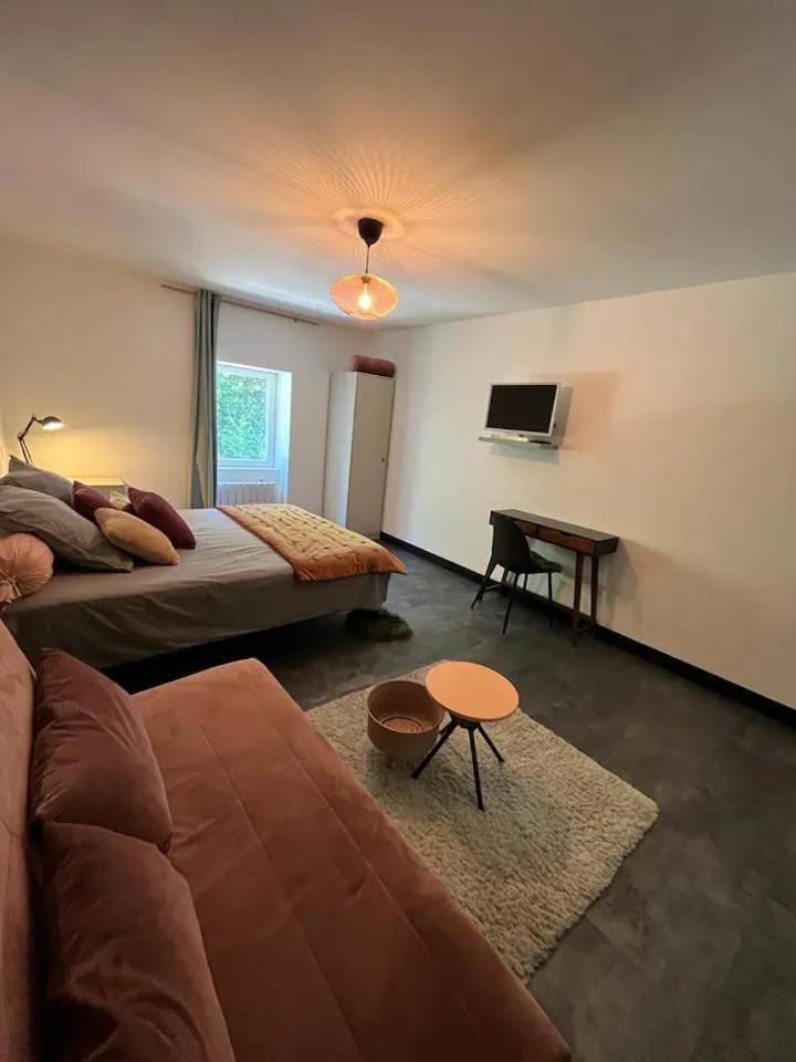 Logis Hotel Restaurant De La Poste Pontgibaud Dış mekan fotoğraf