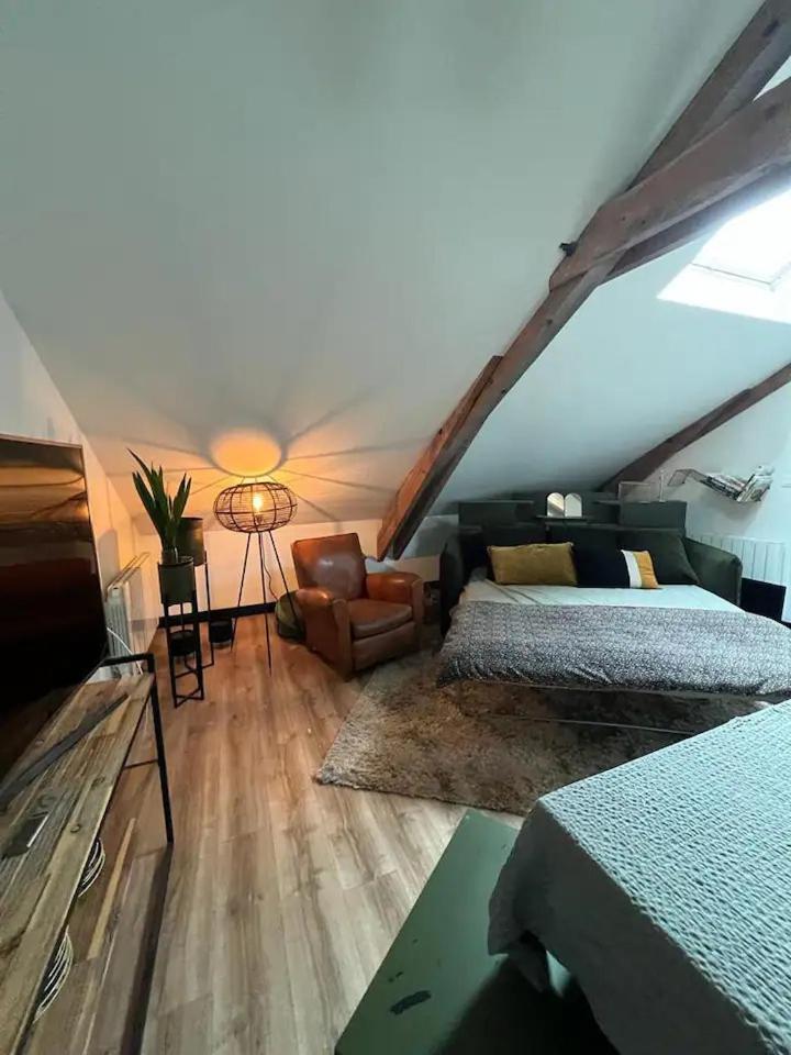 Logis Hotel Restaurant De La Poste Pontgibaud Dış mekan fotoğraf