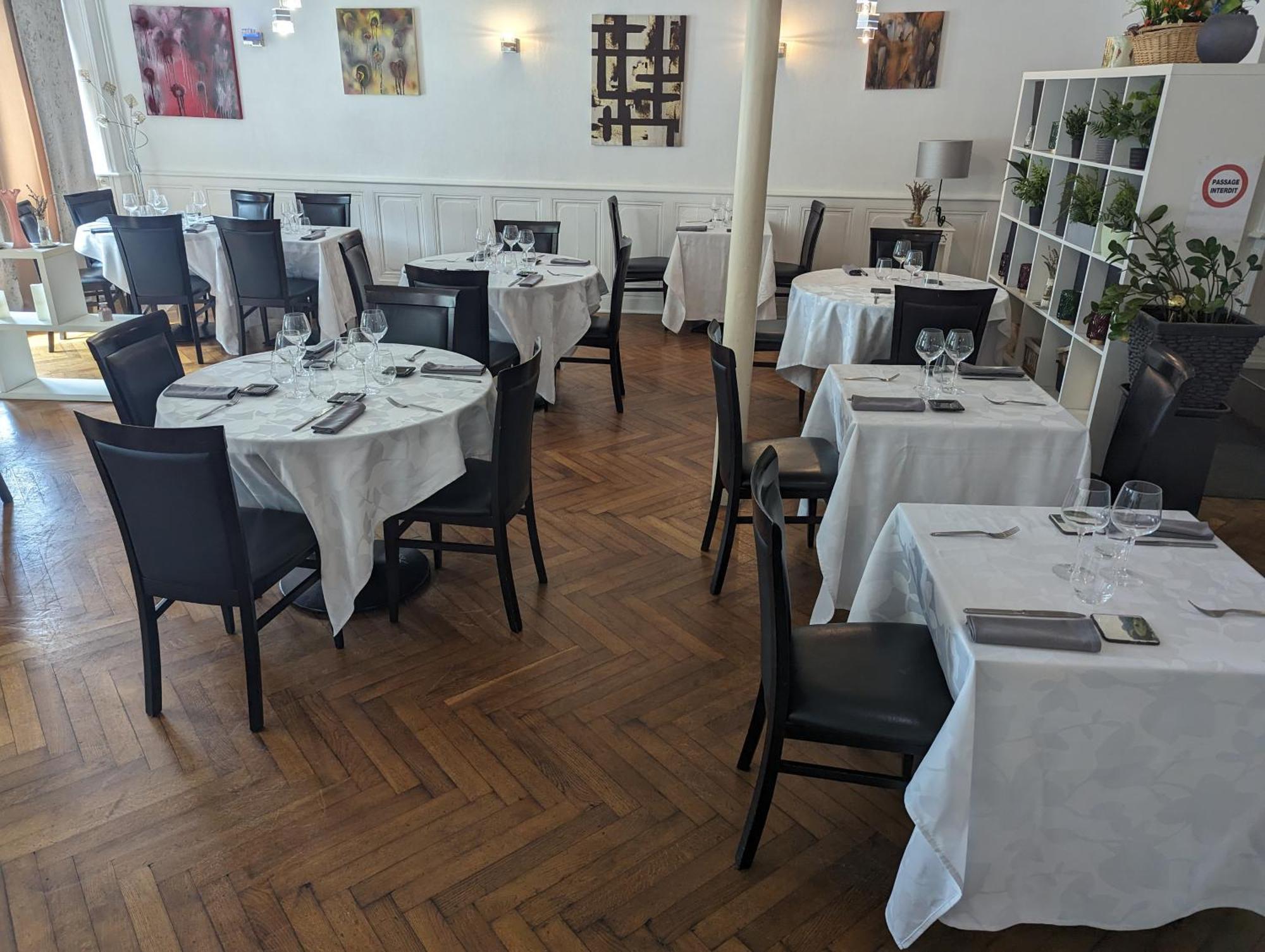 Logis Hotel Restaurant De La Poste Pontgibaud Dış mekan fotoğraf