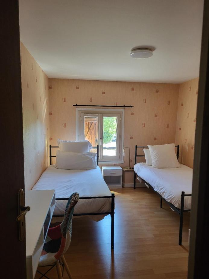Logis Hotel Restaurant De La Poste Pontgibaud Dış mekan fotoğraf