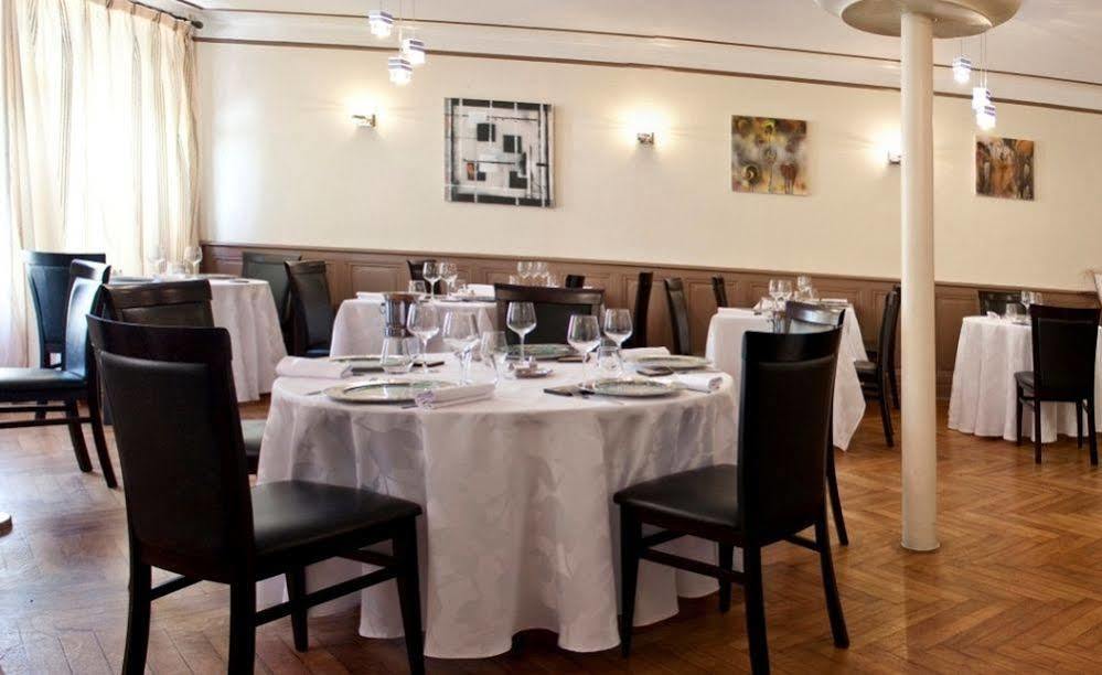 Logis Hotel Restaurant De La Poste Pontgibaud Dış mekan fotoğraf