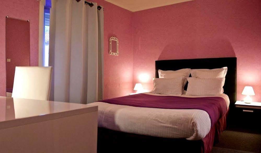 Logis Hotel Restaurant De La Poste Pontgibaud Dış mekan fotoğraf