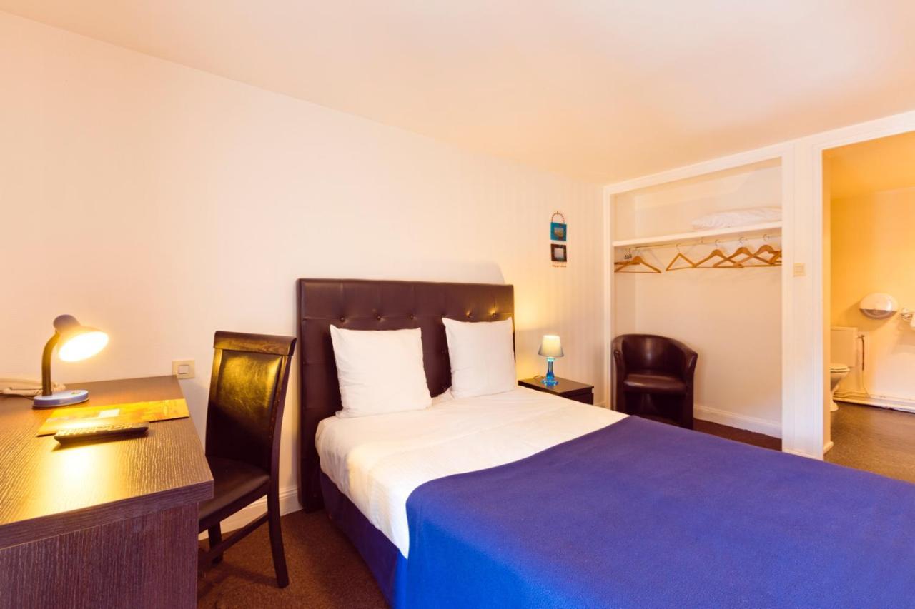 Logis Hotel Restaurant De La Poste Pontgibaud Dış mekan fotoğraf