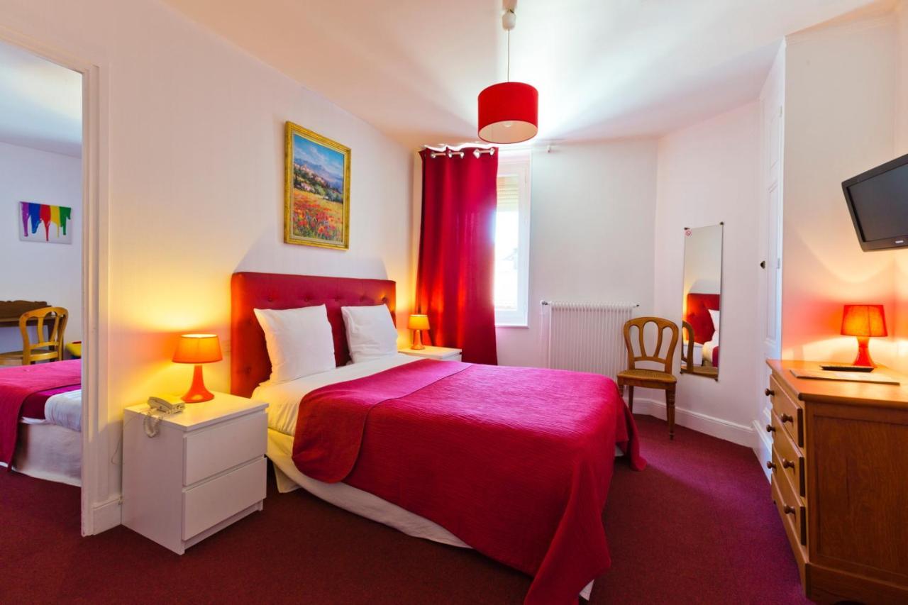 Logis Hotel Restaurant De La Poste Pontgibaud Dış mekan fotoğraf
